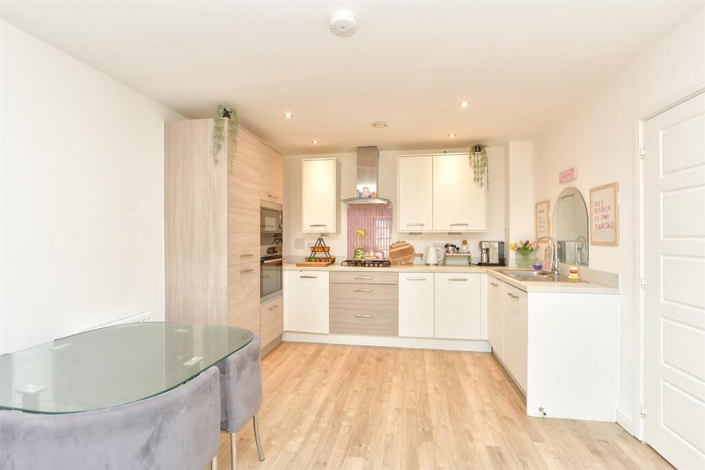 Kitchen/ Living Area