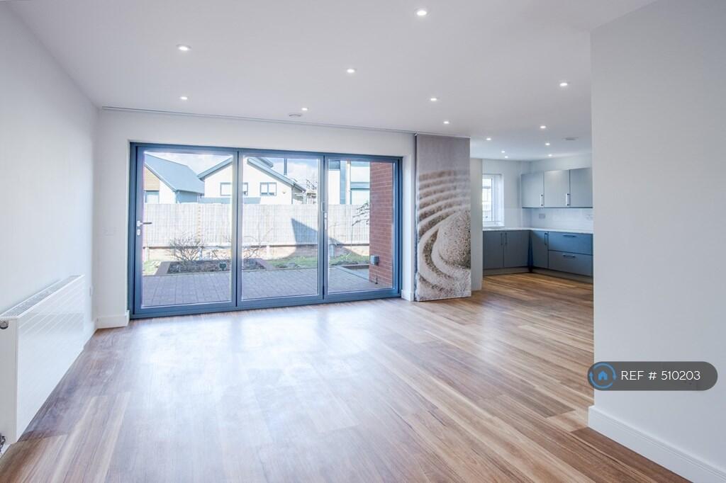 Kitchen/Dining Area
