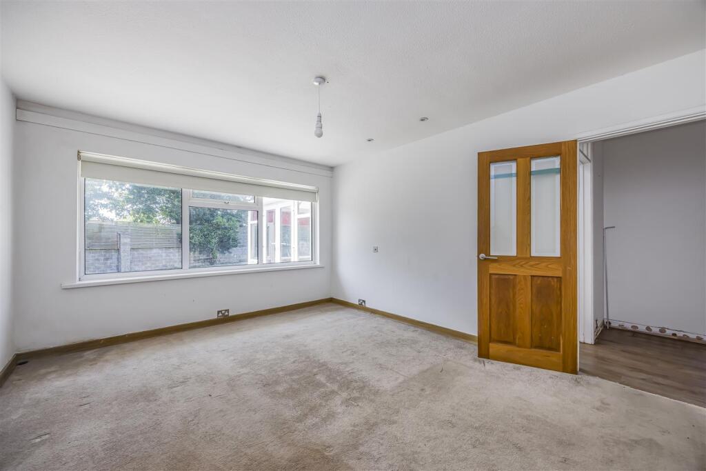 18 Warren Close, Hayling Island-PorticoMarketing-A