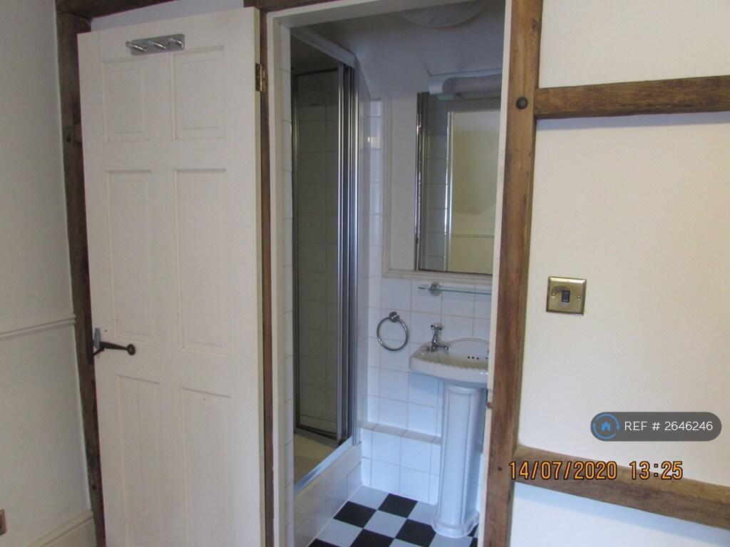 Ensuite Bedroom 1