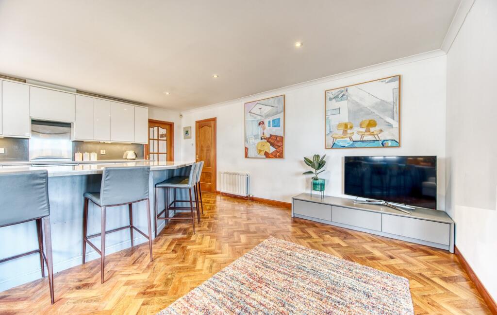 Kitchen / Diner / Family