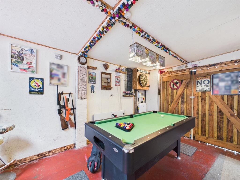 Garage/Bar Area