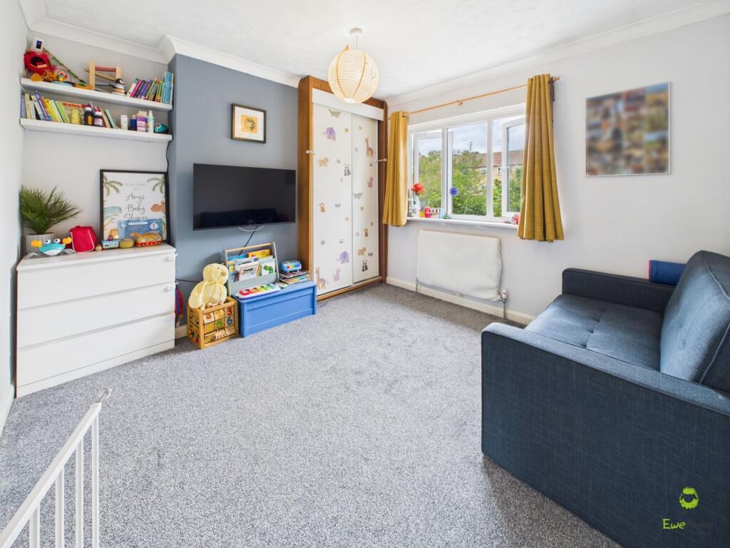  Presented by Clinton at EweMove Bexleyheath and D