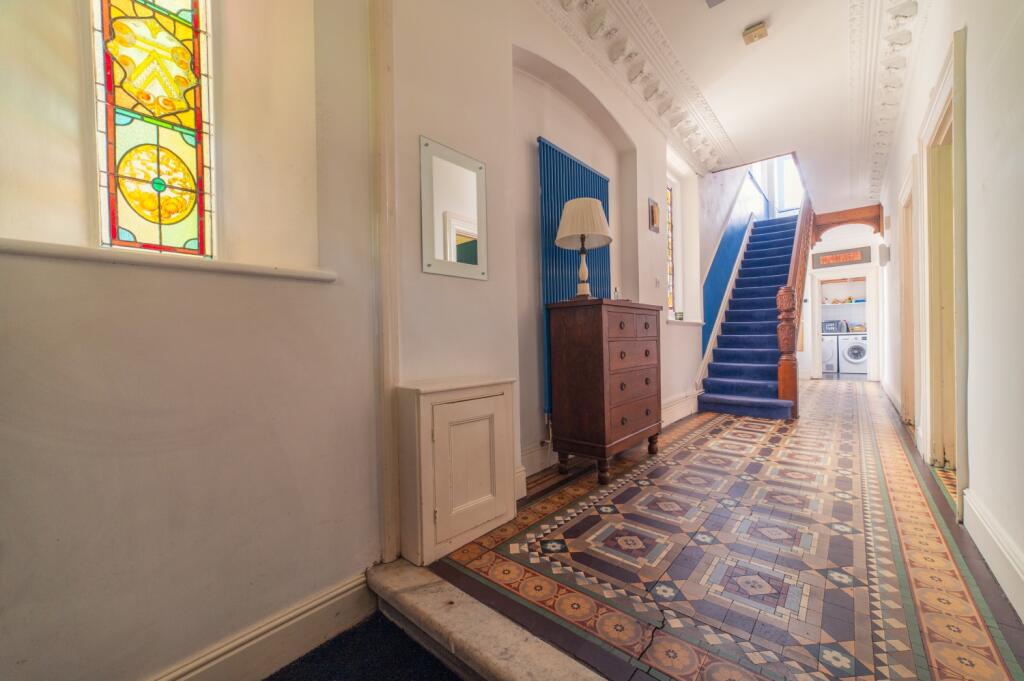 Award-winning Media team on EVERY Listing__17