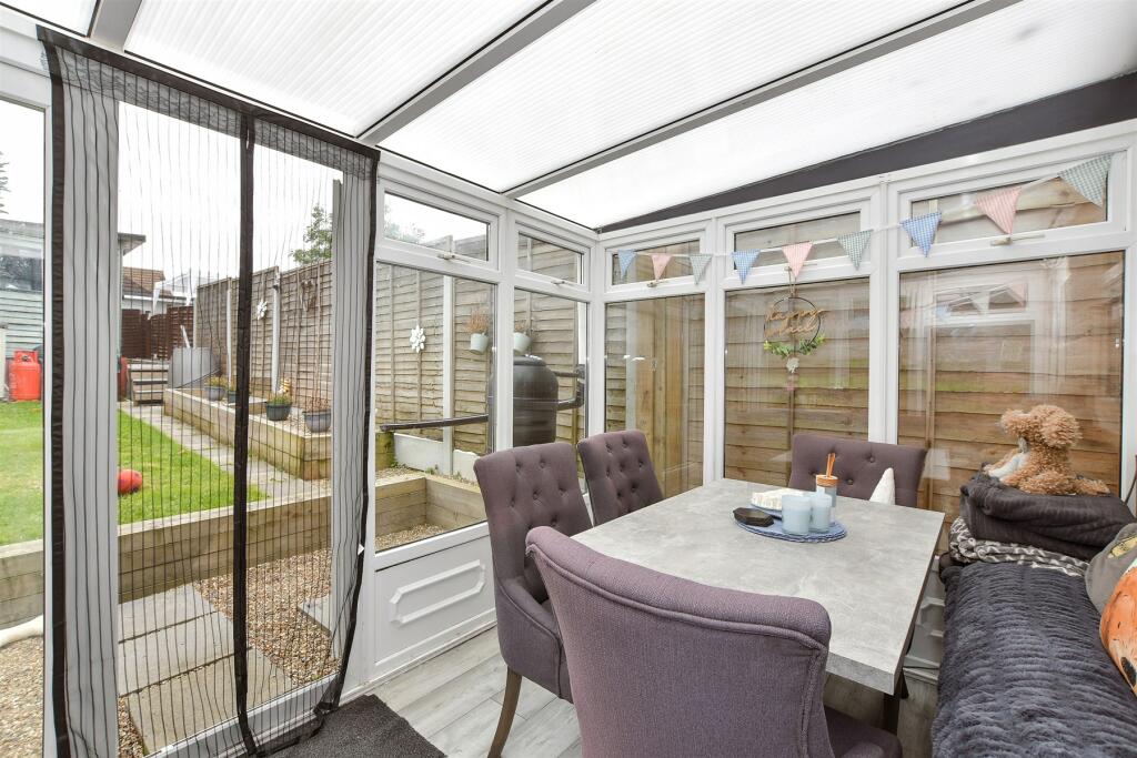 Conservatory/ Dining Room