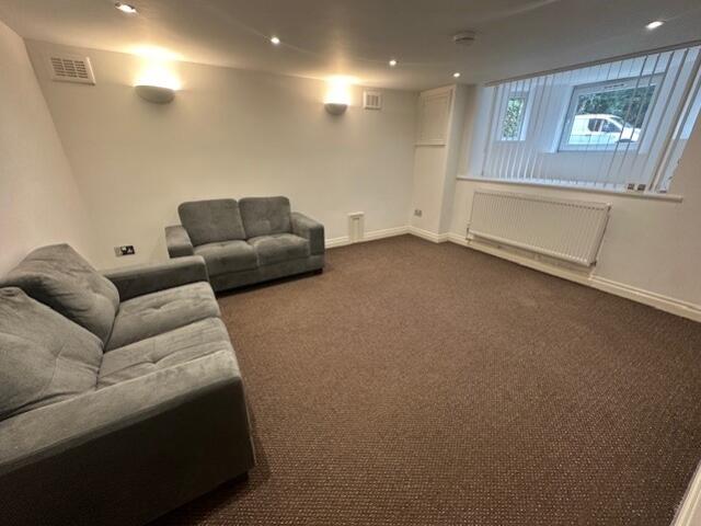 Lounge 1