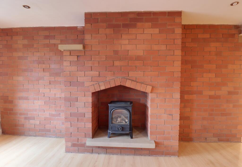 Feature fire place