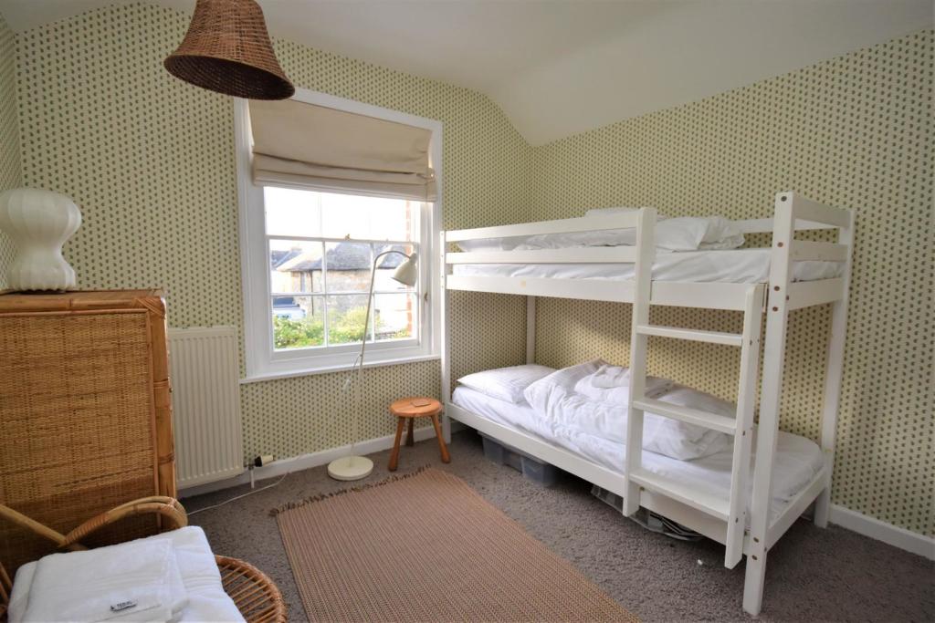 Bedroom 3.JPG