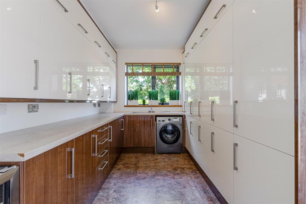 A17 - Bascombe Road, Brixham, Eastleigh House - 25