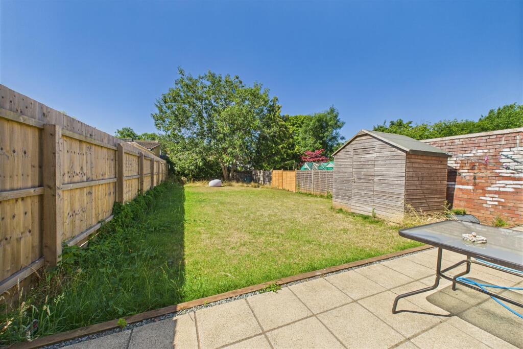 46 Frome Valley Road, Frenchay, Bristol BS16 1HE |