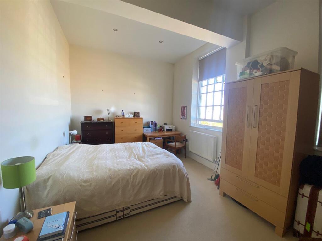 Bedroom.jpg