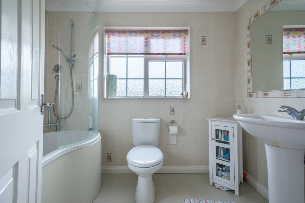 2 Adastral Close-...