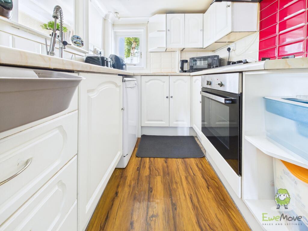 CAM01543G0-PR0157-STILL011