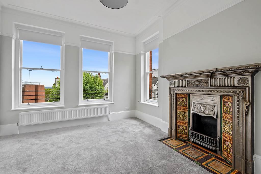 4 Living Room 2.jpg