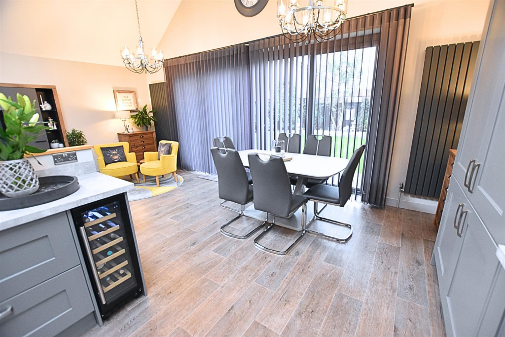 LIVING KITCHEN DINER DAY ROOM