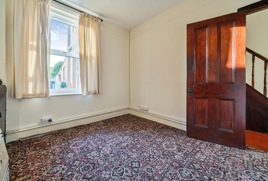 1374166-6-6904de4...