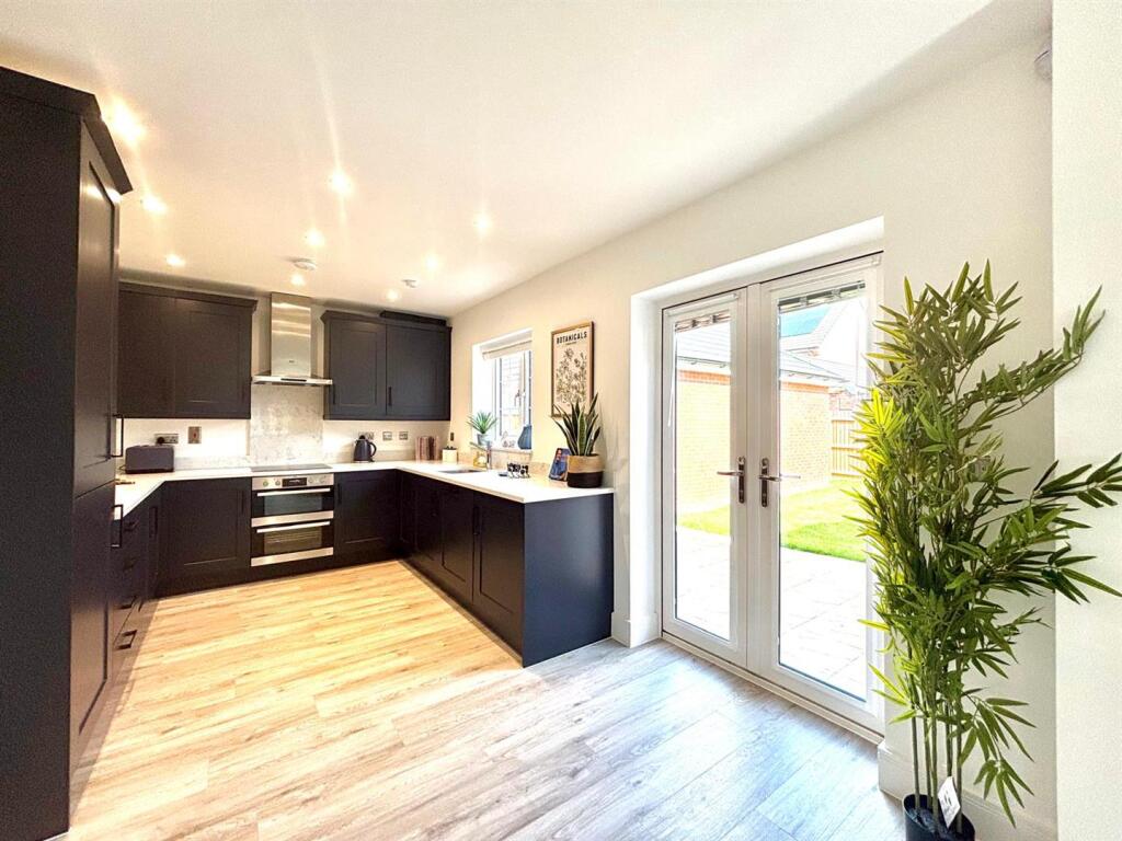 WhatsApp Image 2025-09-09 at 16.00.35_3484d18c.jpg