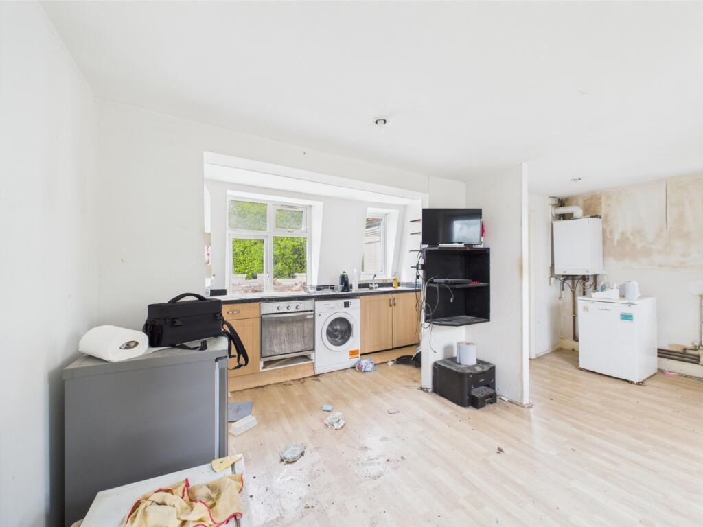 CAM03750G0-PR0047-STILL002