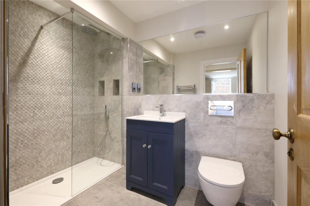 Bed 1 En-Suite