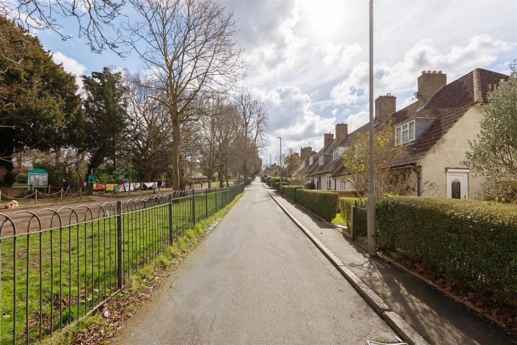 Putney Park Lane Hi-4.jpg