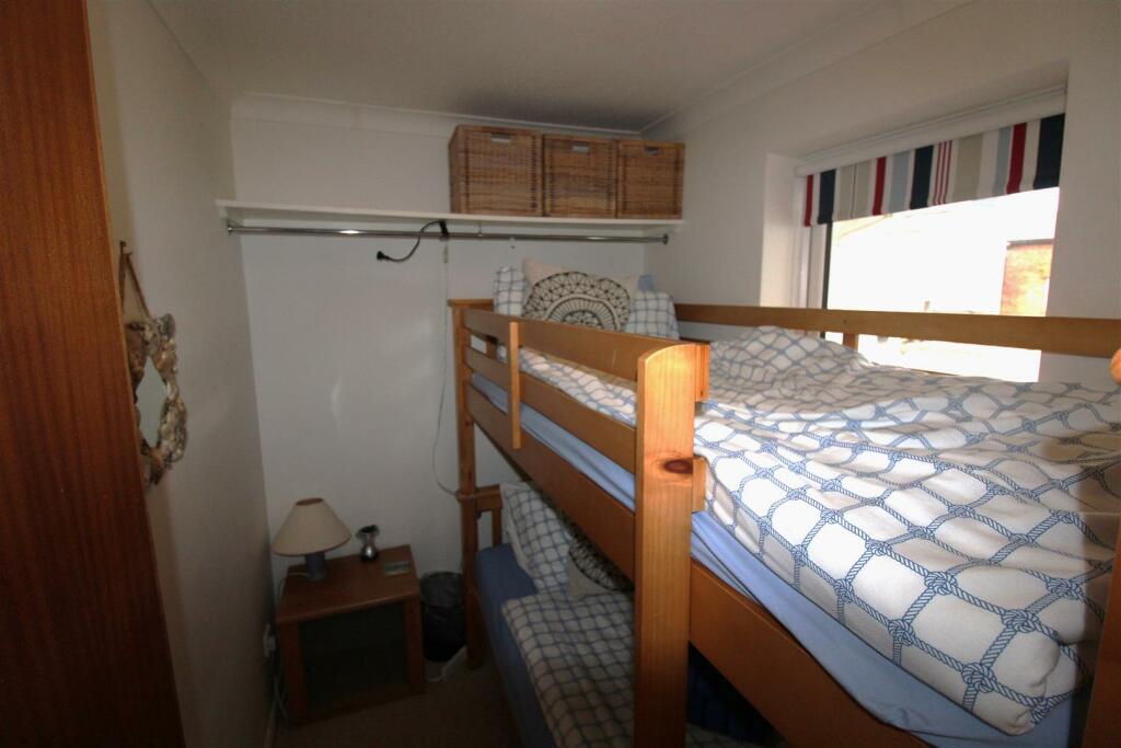 bedroom2.JPG
