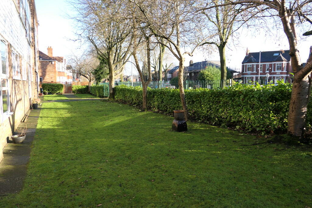 queenscourt6garde...