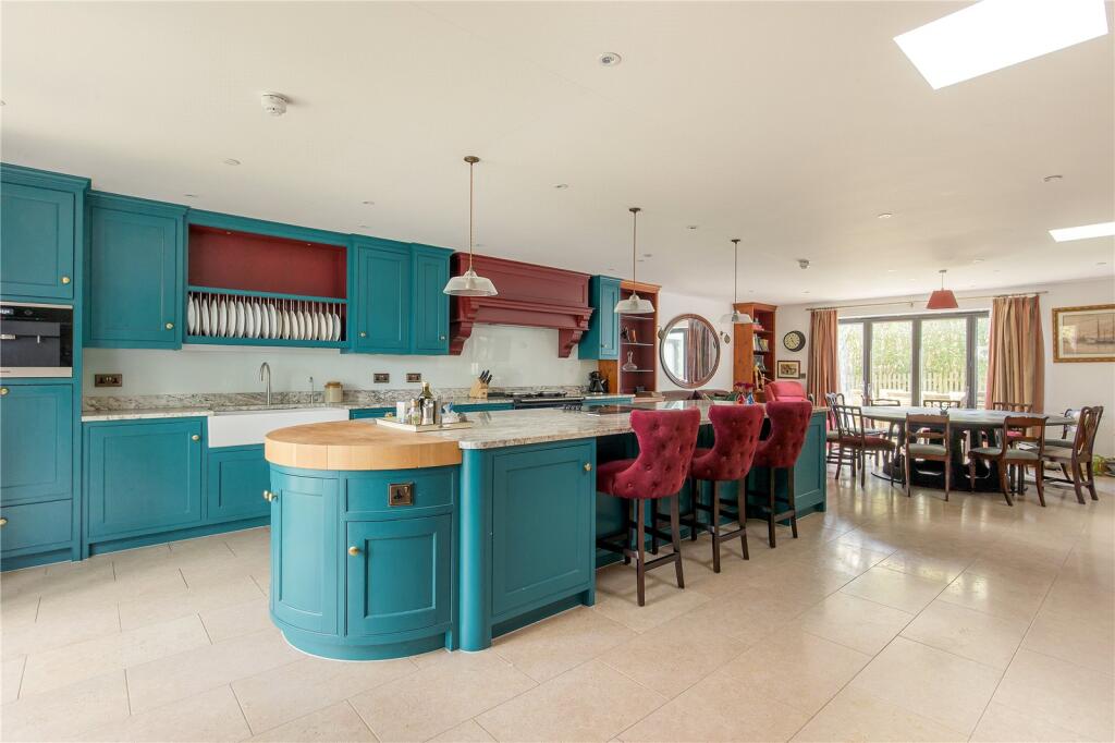 Kitchen/Breakfast Rm