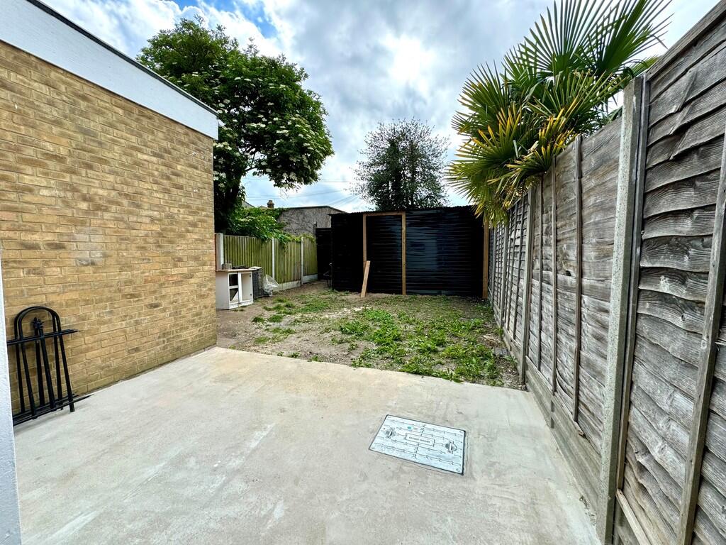 7 Hamstel Road ga...