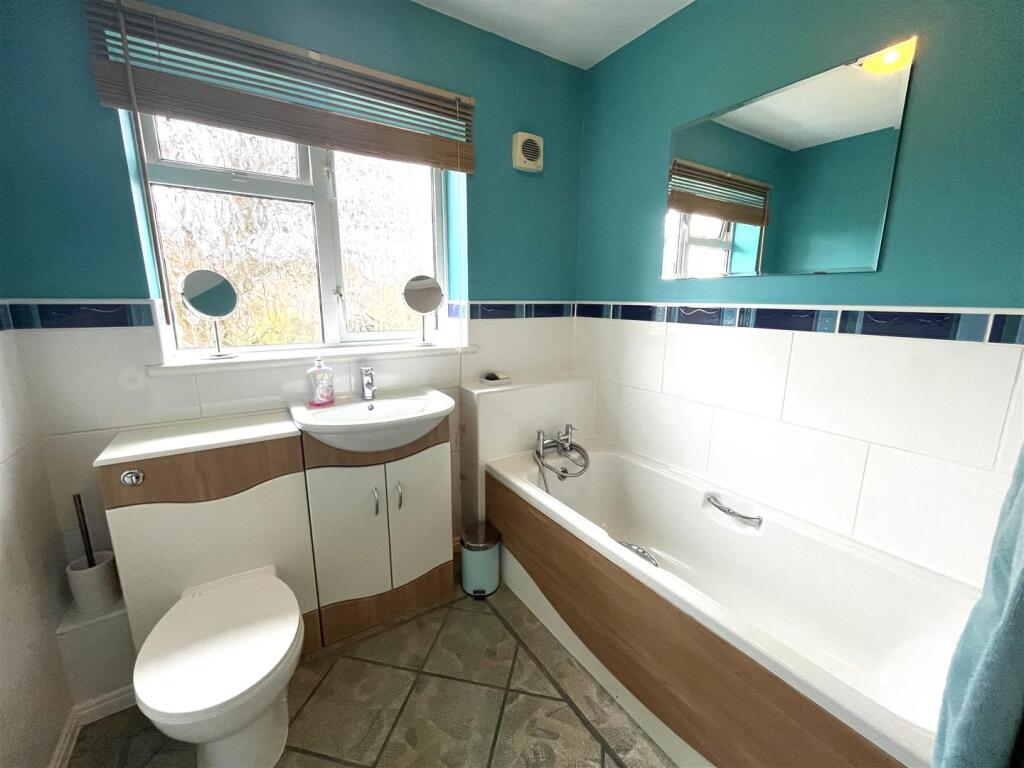 THORN CLOSE BATH.jpeg