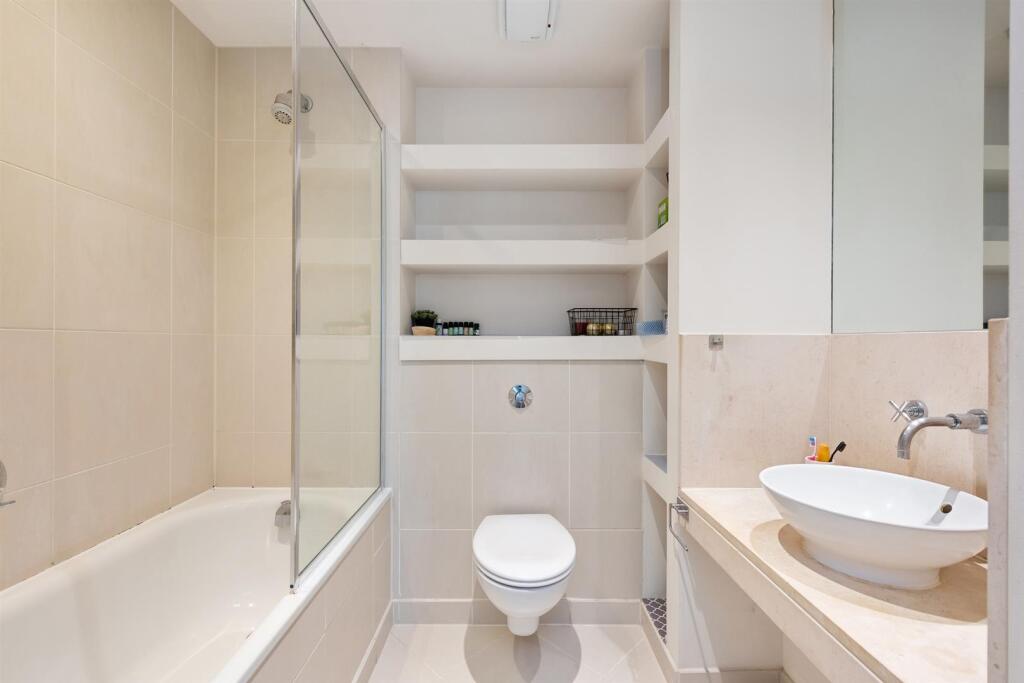 1302202513_REL_92 Discovery Dock Apartments West 2