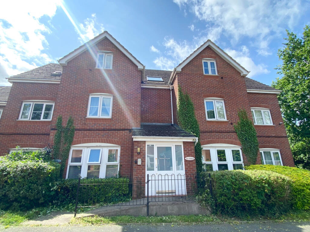 Hickory Close, CV2