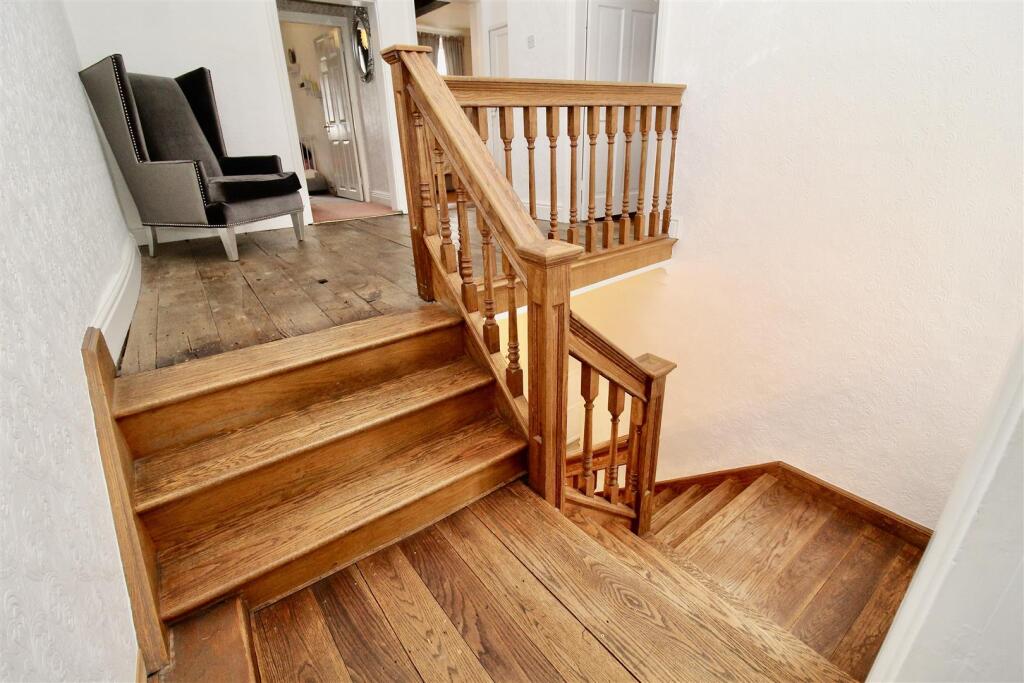 Main Split Level Landing