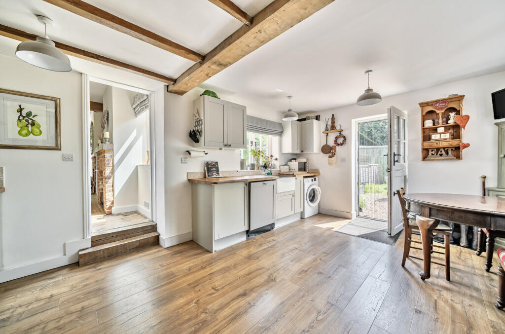 1297920-18-683089...