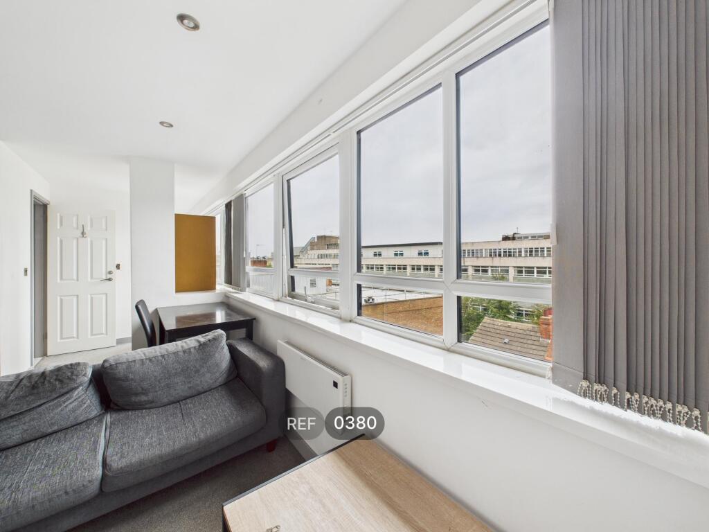 Kitchen / Living room