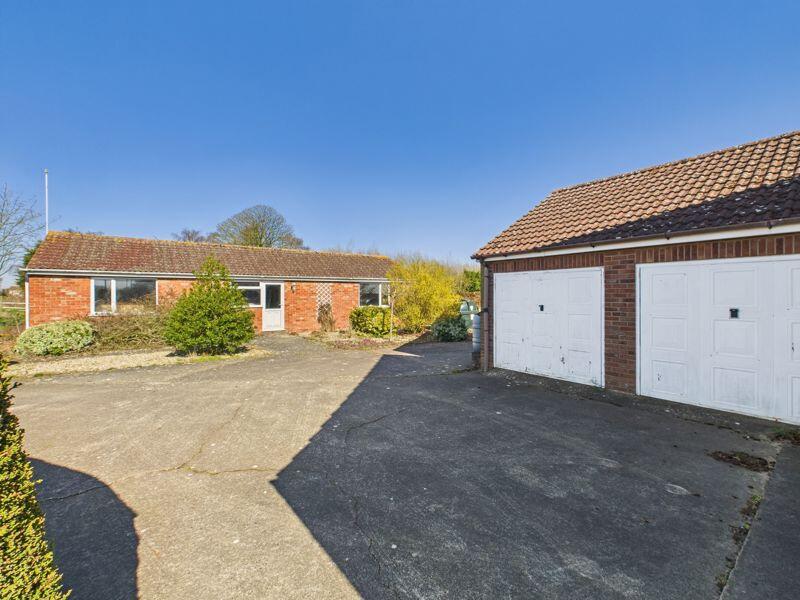 Garage/outbuildings