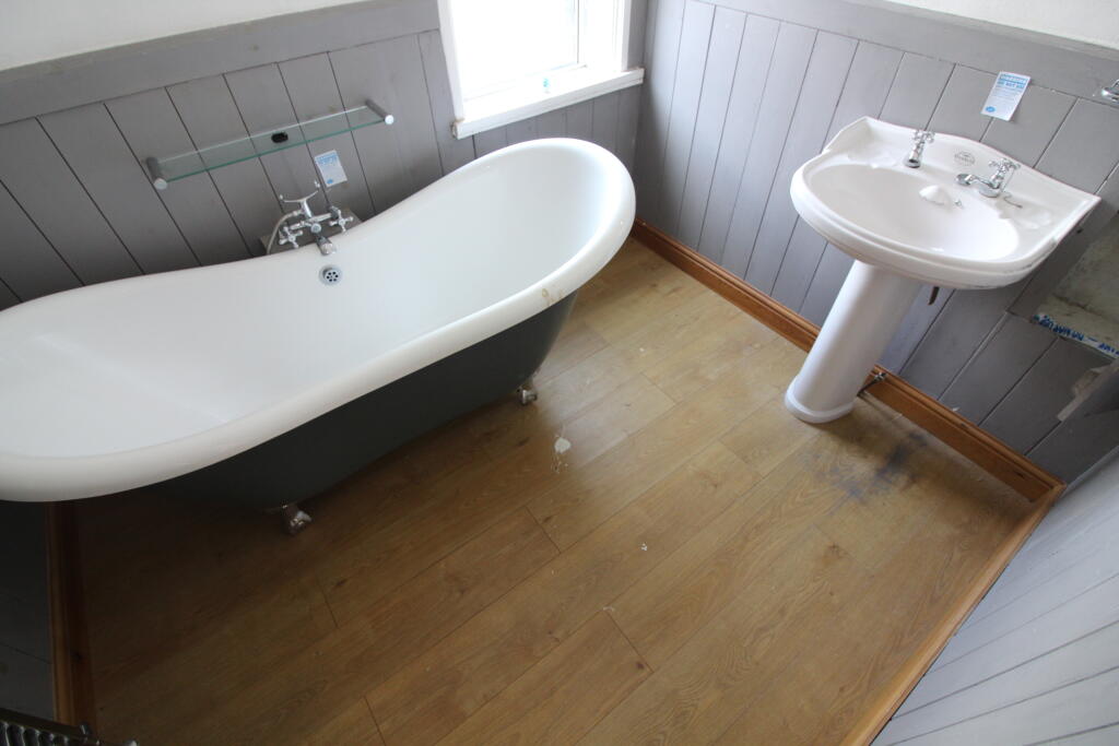 Bathroom T202507251439.jpg