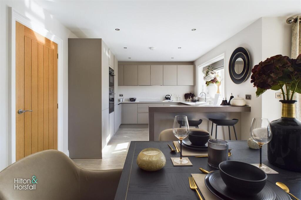 Internal Photo (Plot 8)