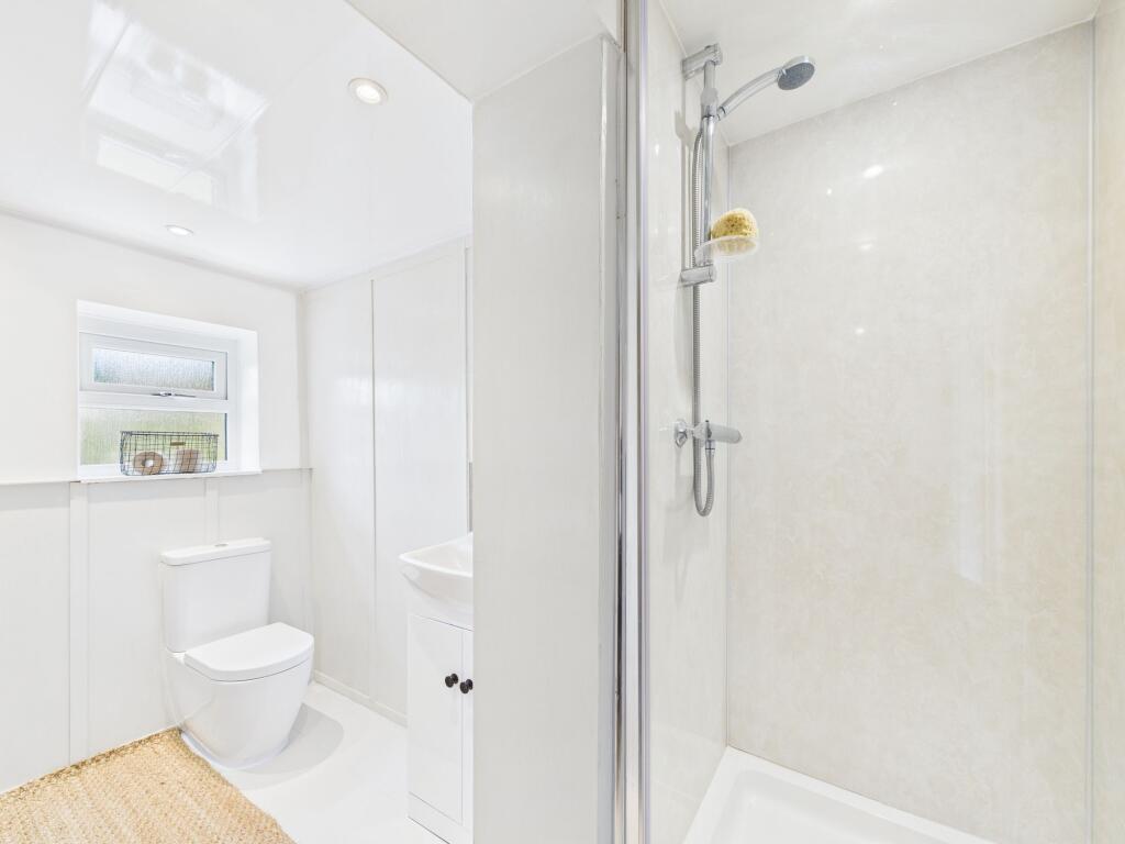 Shower Room/Utility/W.C