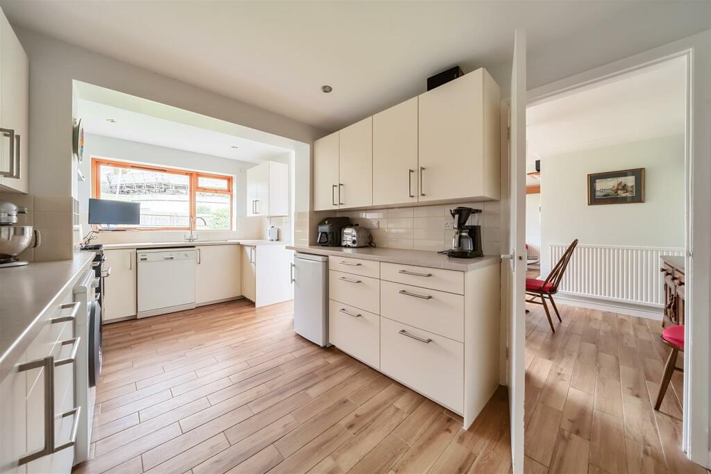 19 Manor Close, Roade