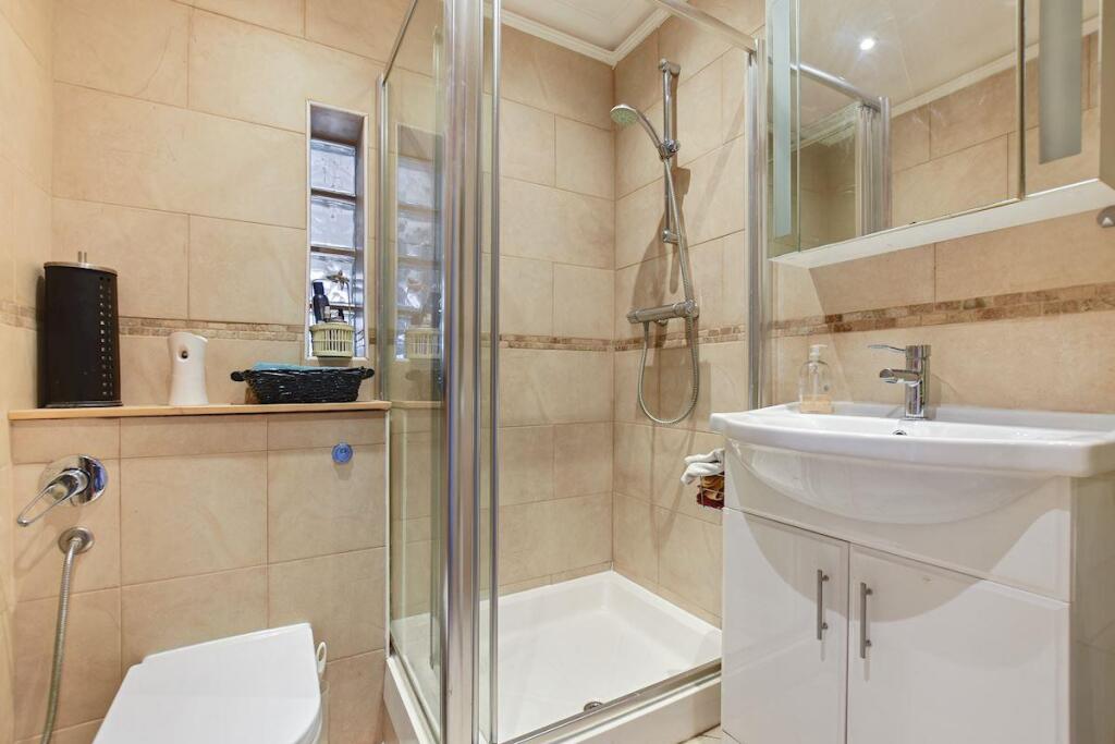 98e95ce4-3bd6-470f-8b99-5e9ebca43b1bRHMRA - 2 Ashf