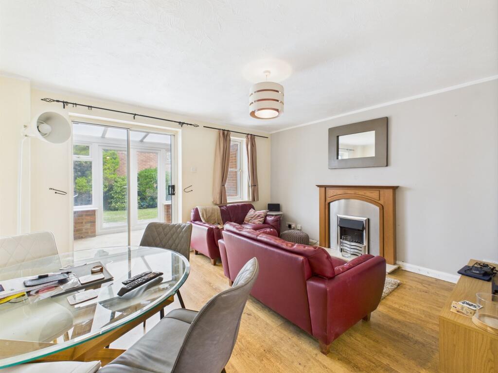 Sitting/Dining Room