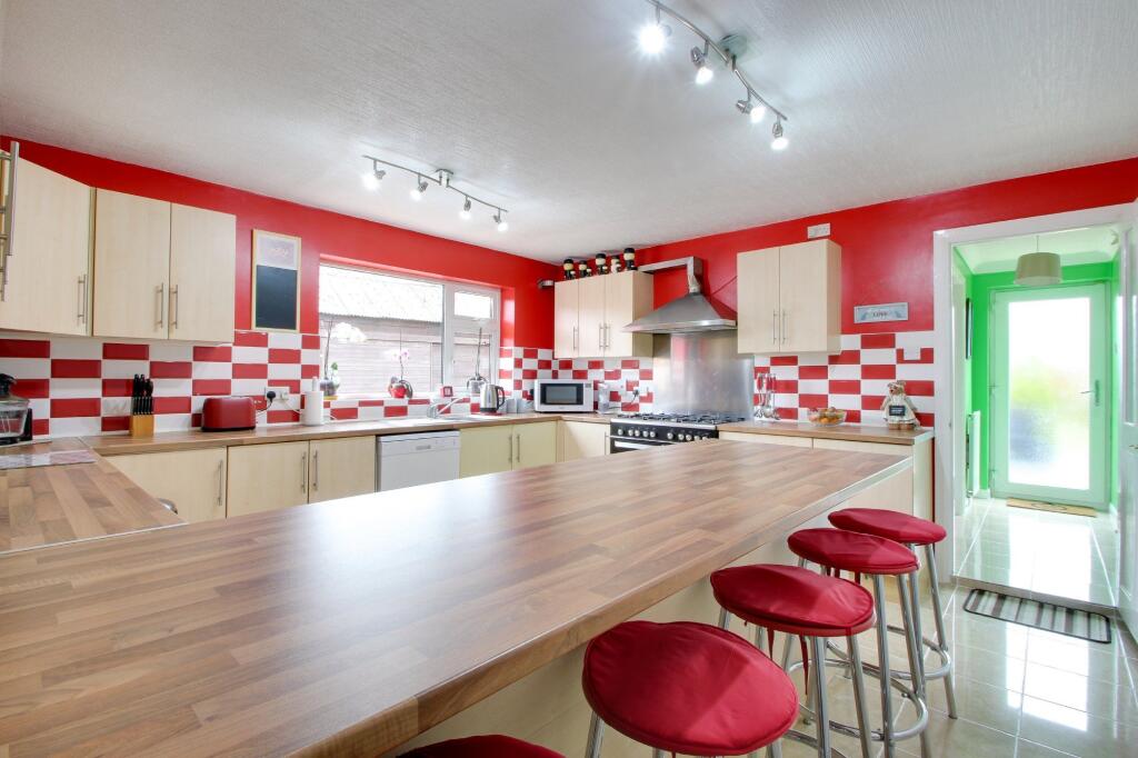 Kitchen/Breakfast Room