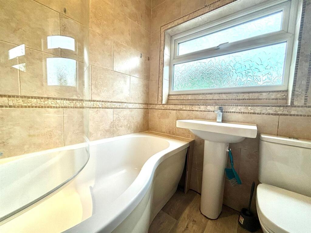 Family Bathroom.jpeg