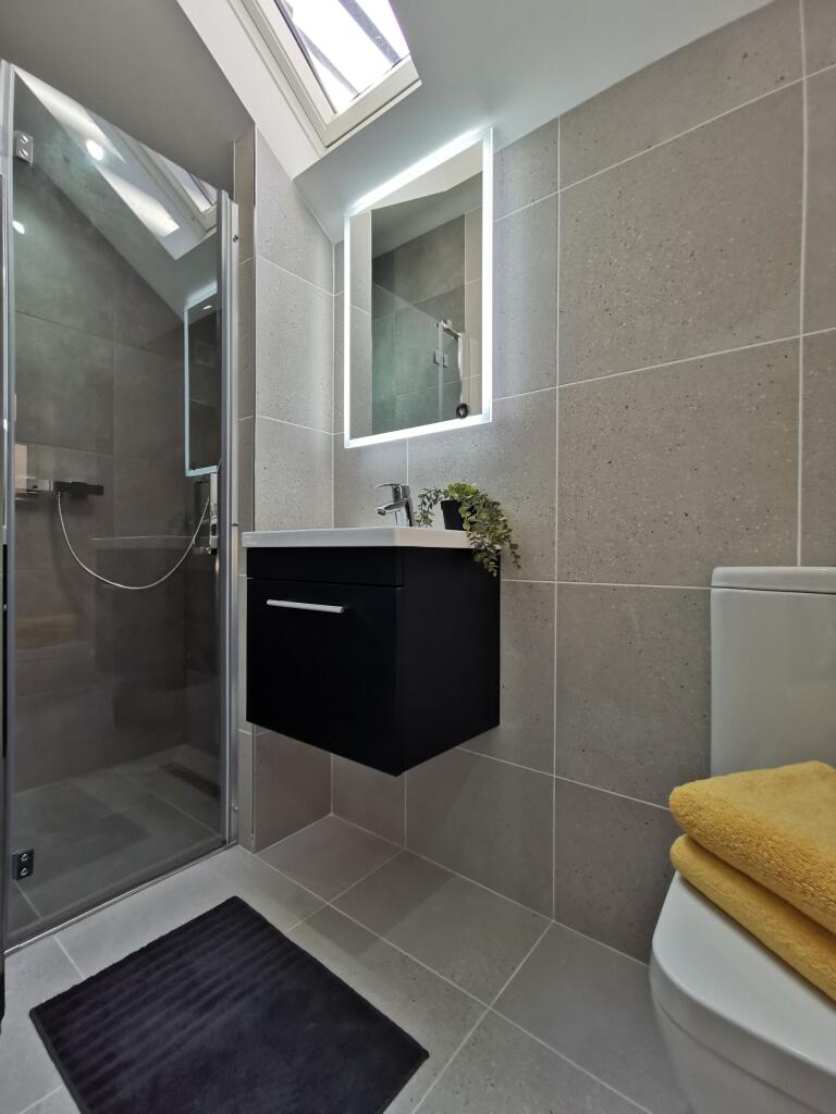 En-Suit Bathroom