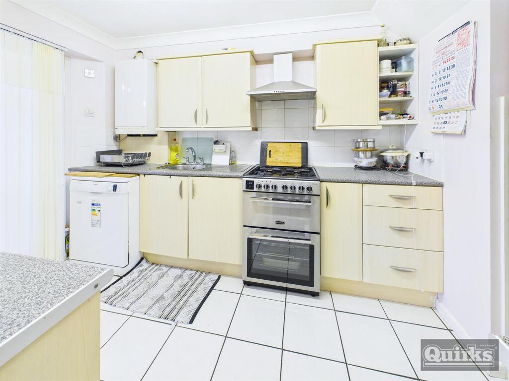 CAM02342G0-PR0122-STILL004.jpg