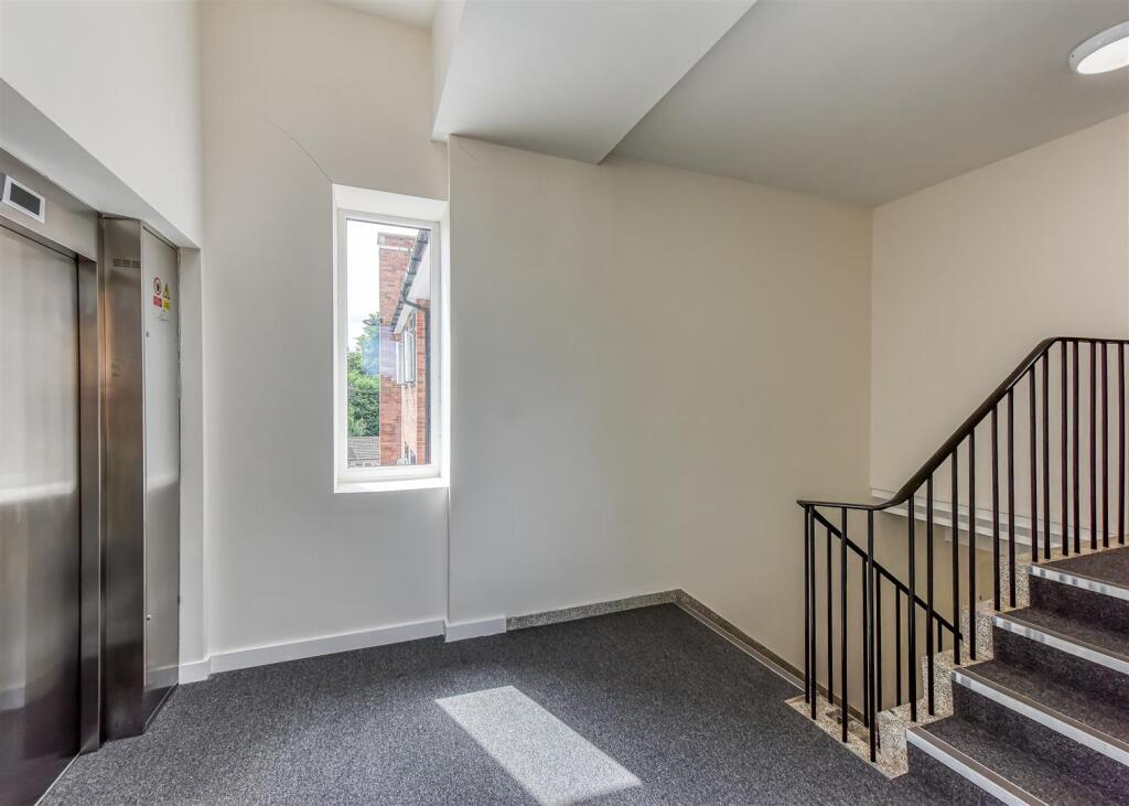 8 Thorsten House-Hall (3).jpg