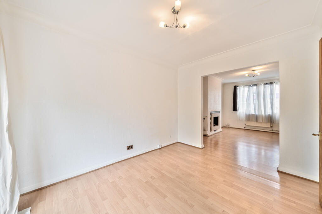 1298582-27-682f08...