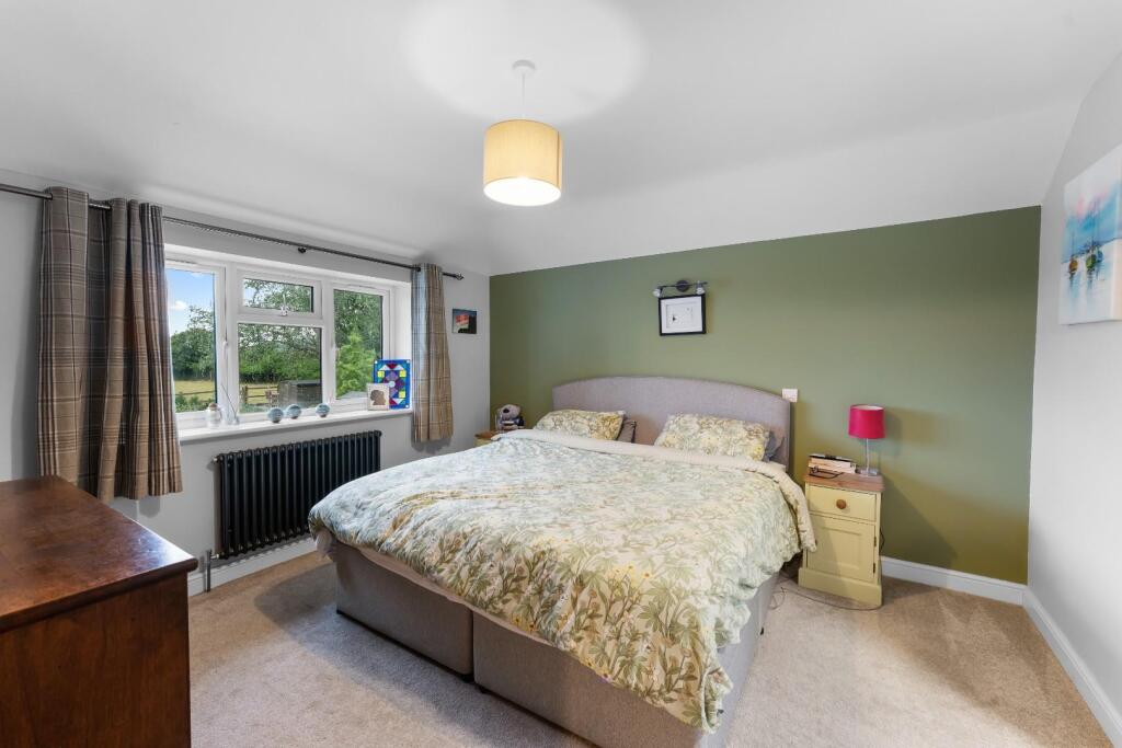 1.7 - bed 1.jpg