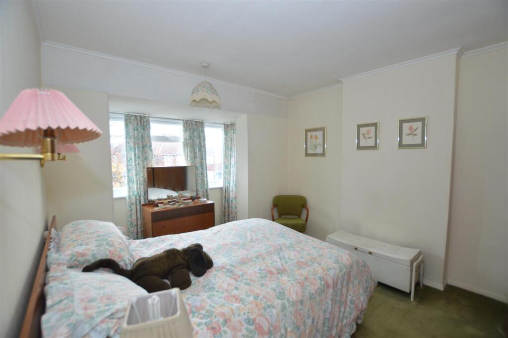 Arnold Crescent bed 1.JPG