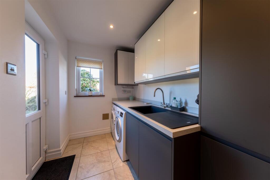14 St John's Way-005.jpg